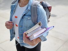 Стала известна судьба щенка, которого пытались зарезать школьницы в Омске