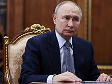 Описан направленный Путиным на прощание со Старовойтом траурный венок