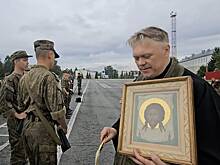 Российский солдат покинул строй на присяге из-за действий священника РПЦ