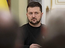 Зеленский впервые за годы надел костюм на встречу