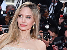 «Вместо Tomahawk»: в России высмеяли визит Джоли в Херсон