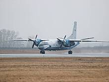 Самолет врезался в уличный фонарь в России