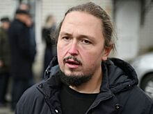Похудевший почти вдвое сын Сафронова презентовал картины отца на ПЭМФ