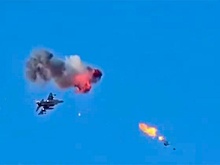 Израильский F-16 пролетел через облако осколков взорвавшегося БПЛА Shahed-136
