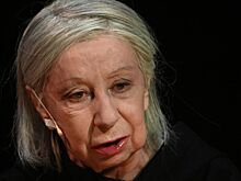 К спектаклям актрисы Лии Ахеджаковой в Валенсии привлекли охрану